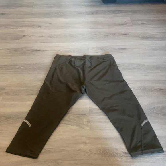 Nike Dri fit capri athletic leggings size medium - Picture 5 of 8
